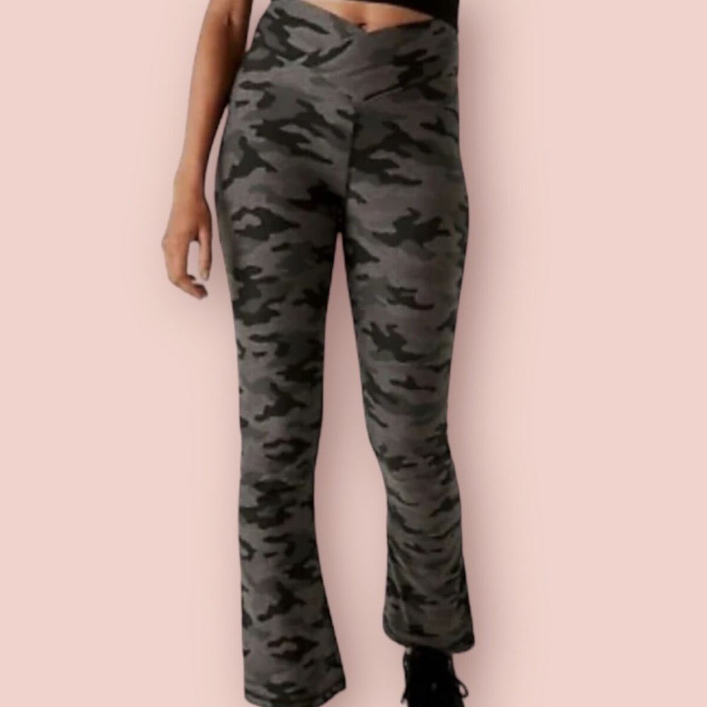 Camo Print Flare Leggings